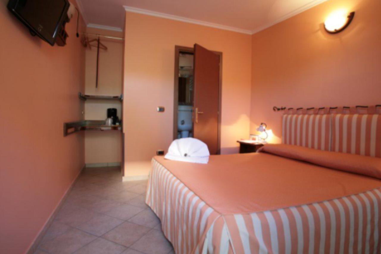 Airport Hotel Fiumicino Dış mekan fotoğraf