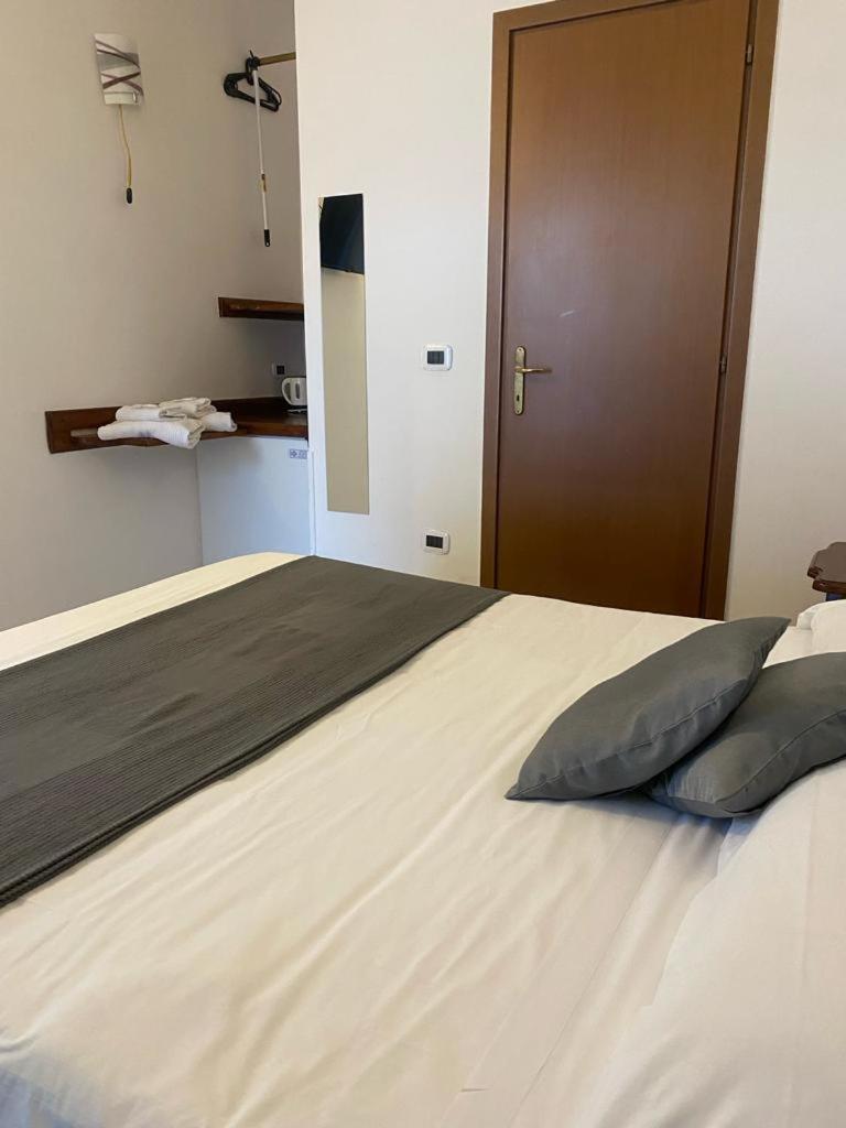 Airport Hotel Fiumicino Dış mekan fotoğraf